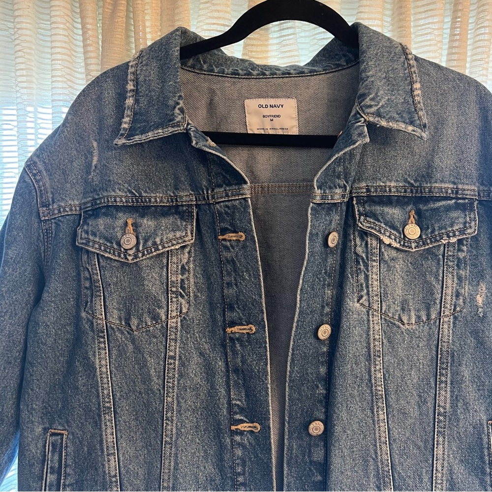 Old Navy Boyfriend Trucker Denim Jacket - Picture 2 of 13